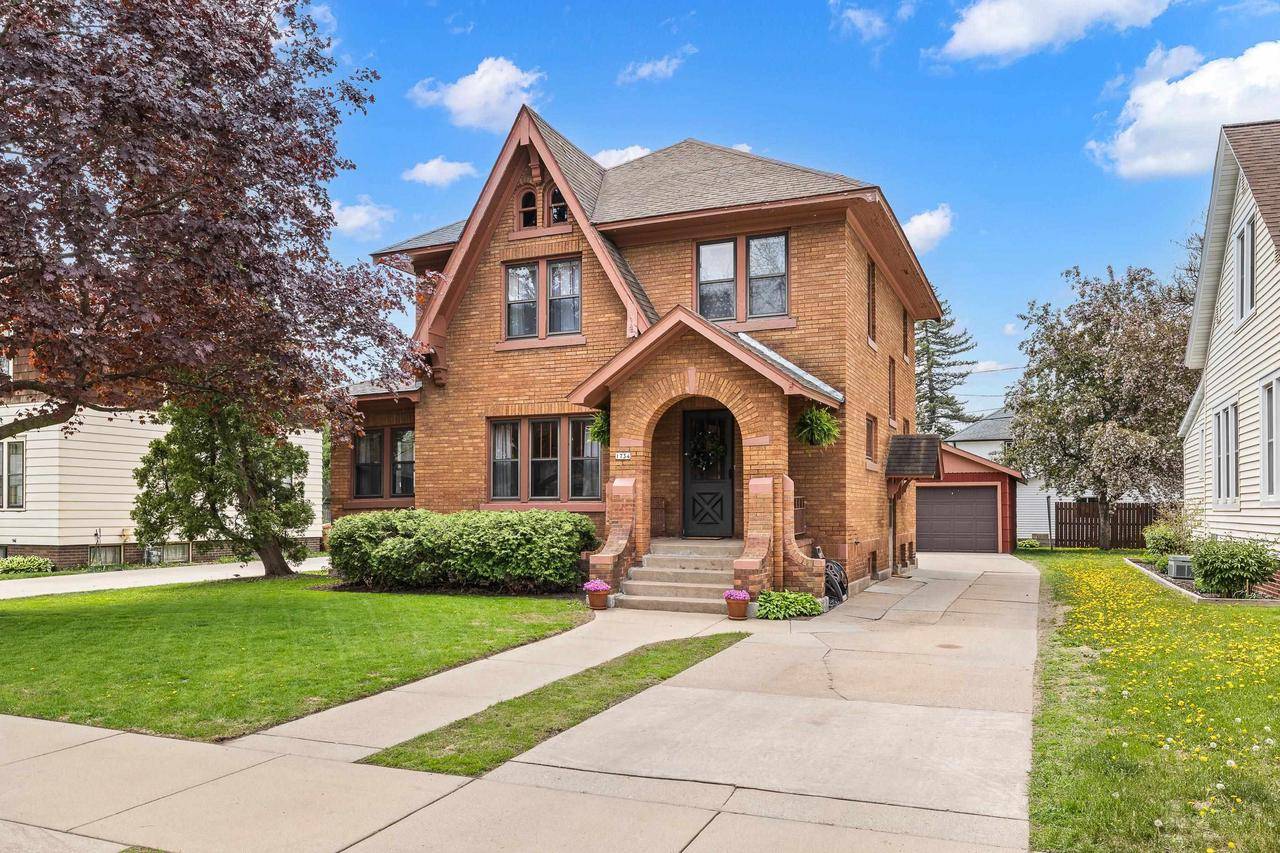 Stevens Point, WI 54481,1734 PLOVER STREET