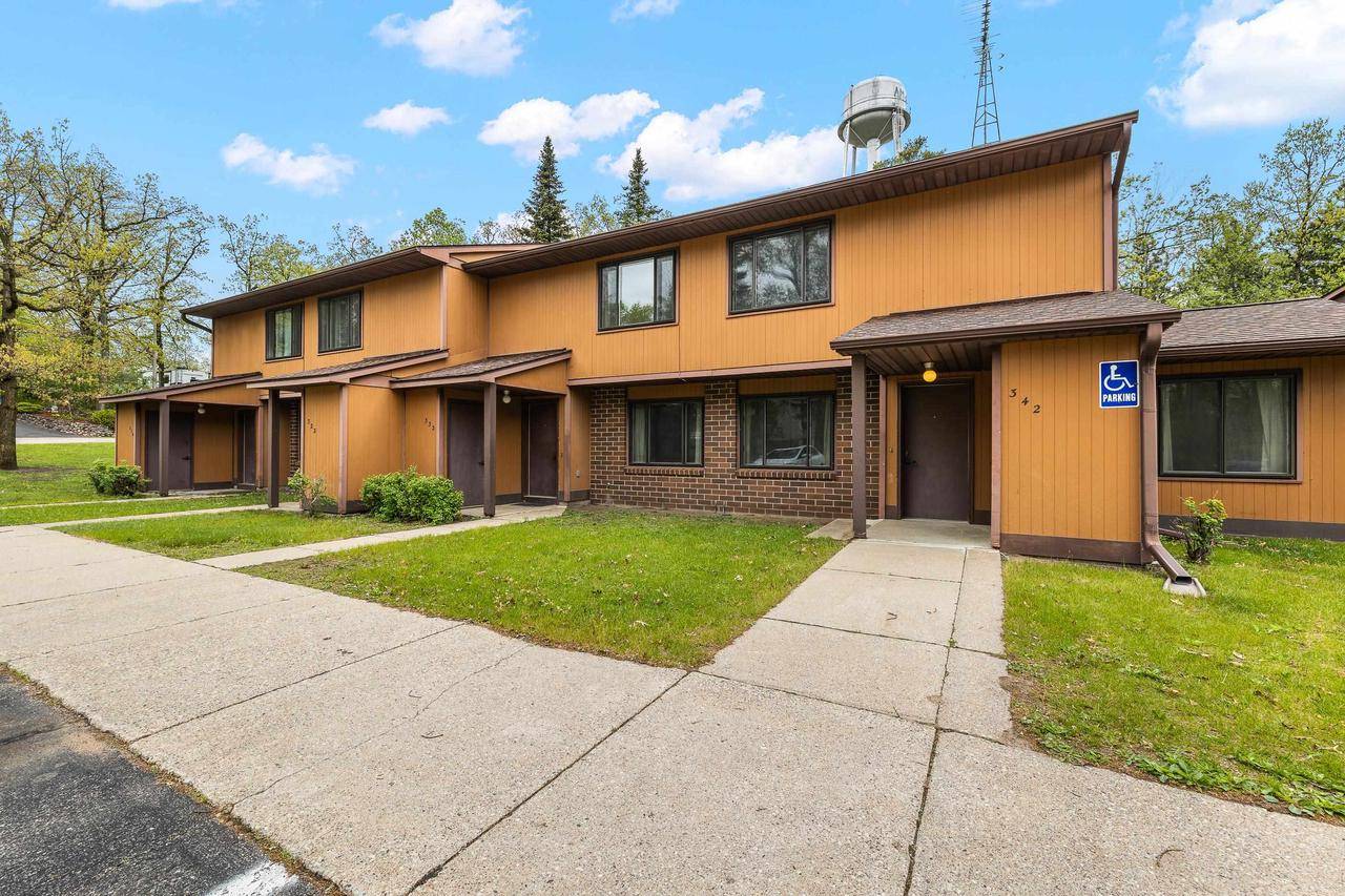 Amherst, WI 54406,312 CLINTON COURT