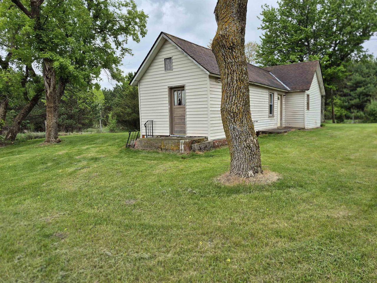 Hancock, WI 54943,N3922 11TH AVENUE