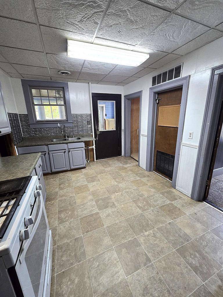 Stevens Point, WI 54481,2301 DIXON STREET