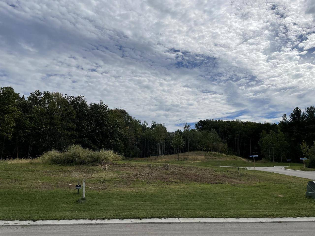 De Pere, WI 54115,1655 GRACE GARDEN WAY