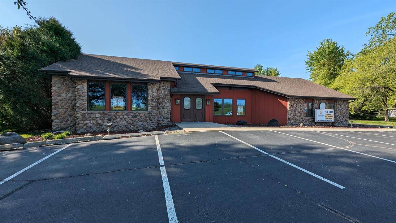 Neenah, WI 54956,1276 WINNECONNE AVENUE