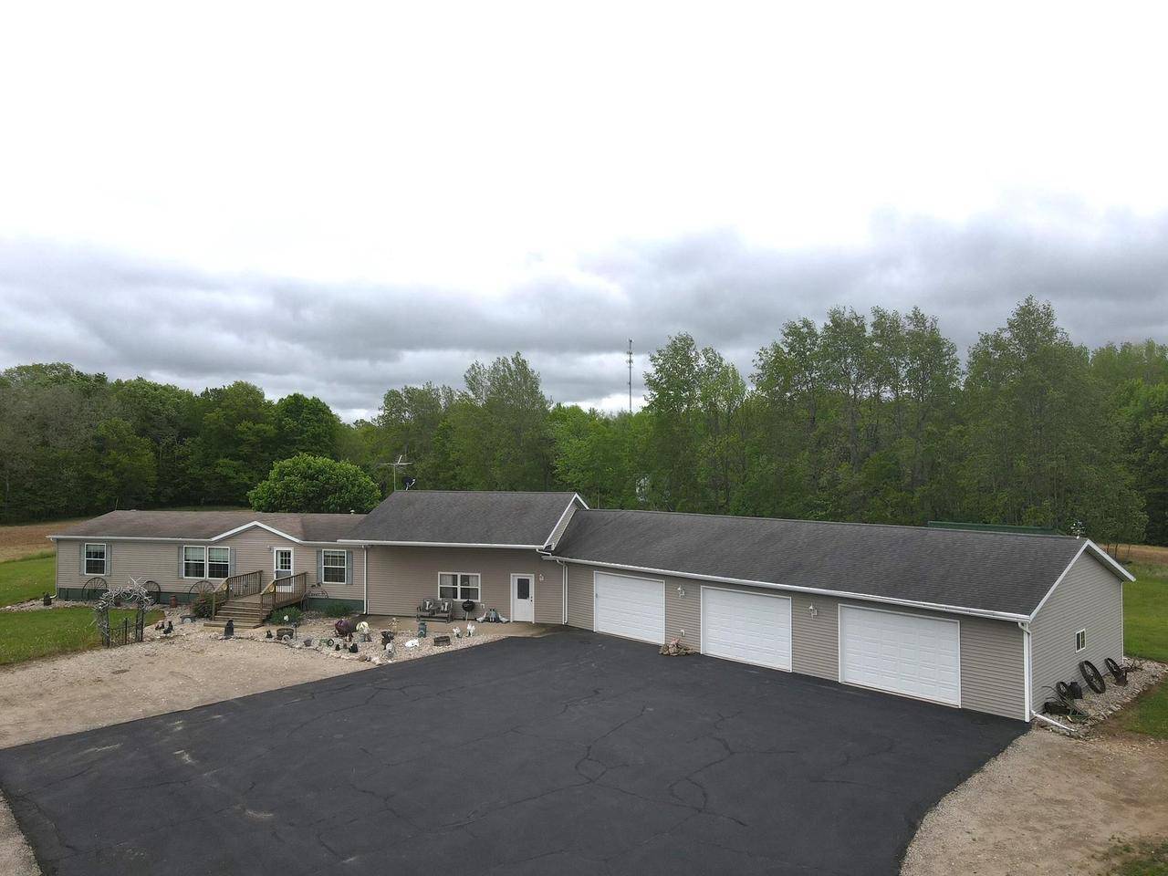 Pound, WI 54161,9155 LEE LAKE ROAD