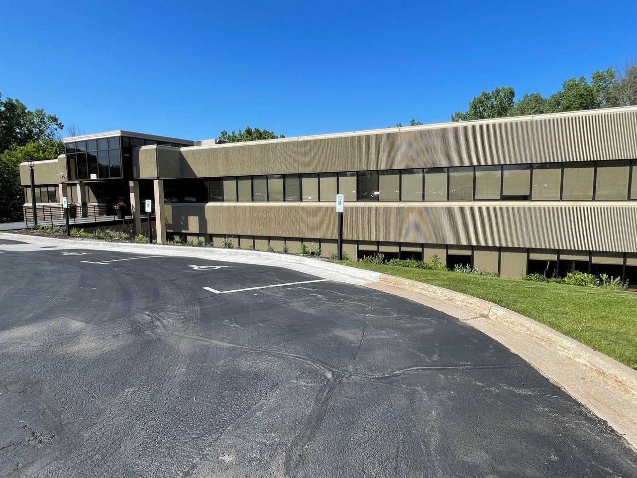 Green Bay, WI 54304,1150 SPRINGHURST DRIVE