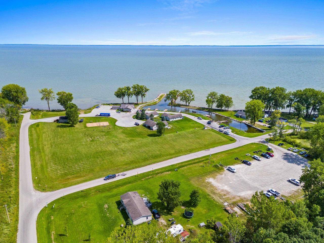 Little Suamico, WI 54141,3926 SPINNAKER COURT