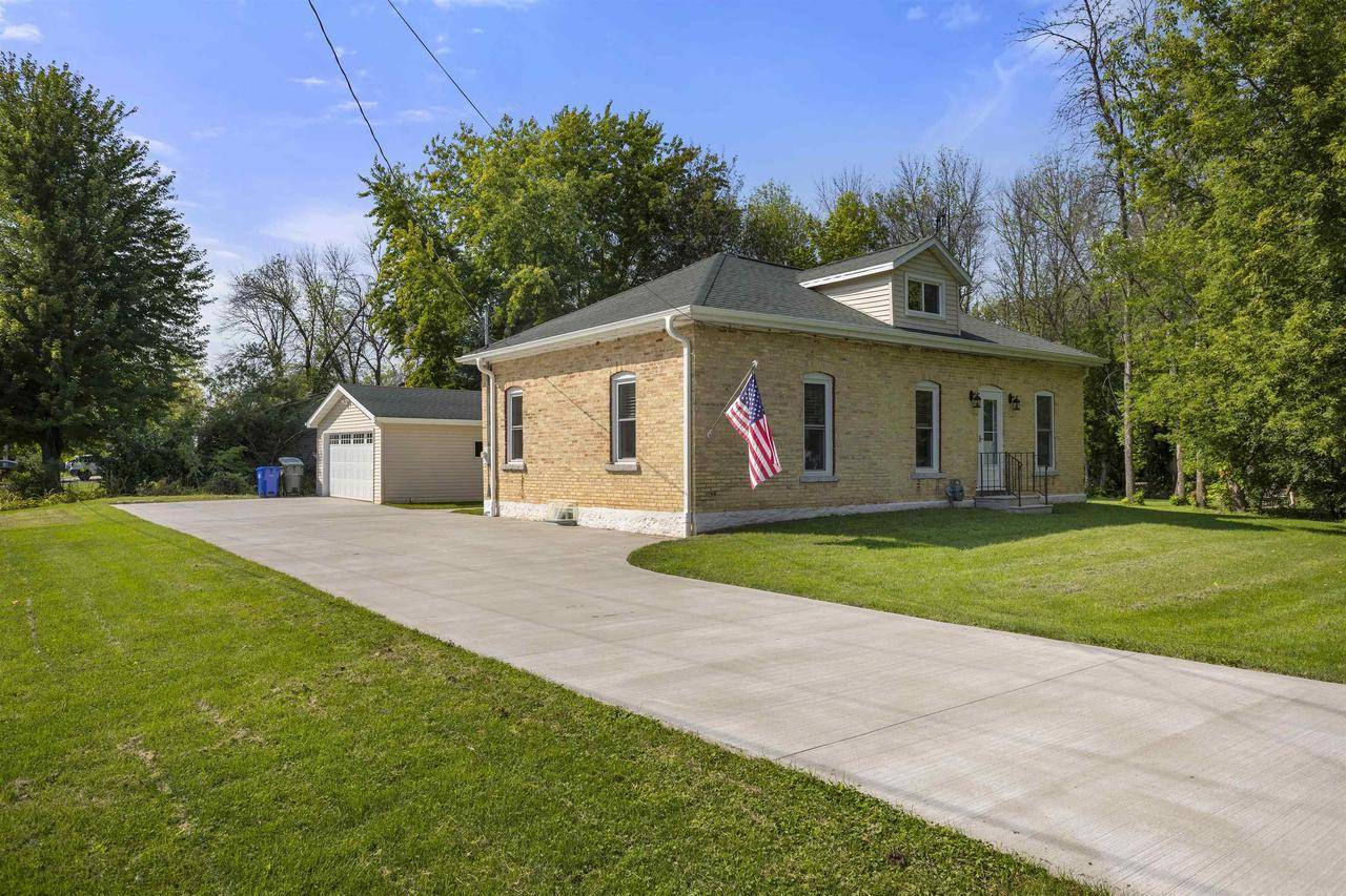 Winneconne, WI 54986,602 N 9TH STREET