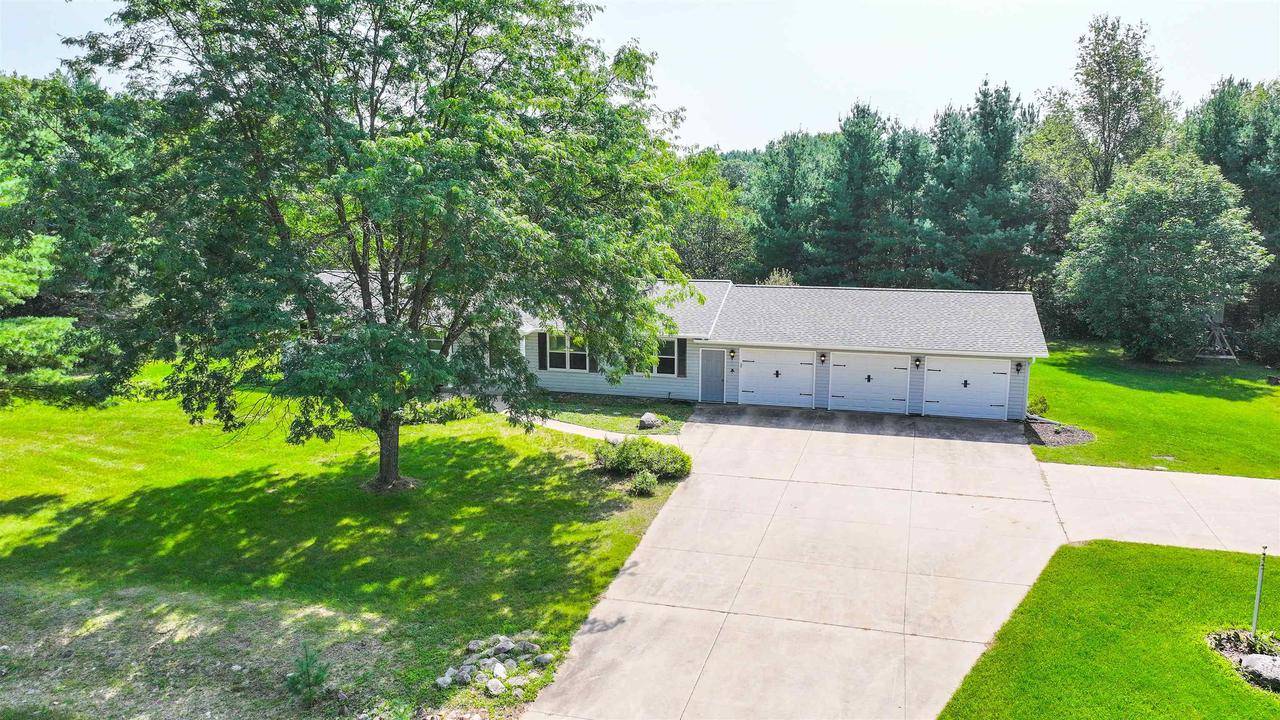 Waupaca, WI 54981,E687 BERKSHIRE LANE