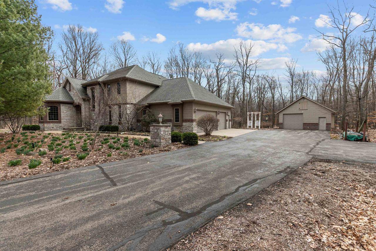 Neenah, WI 54956,3665 FOREST HEIGHTS LANE