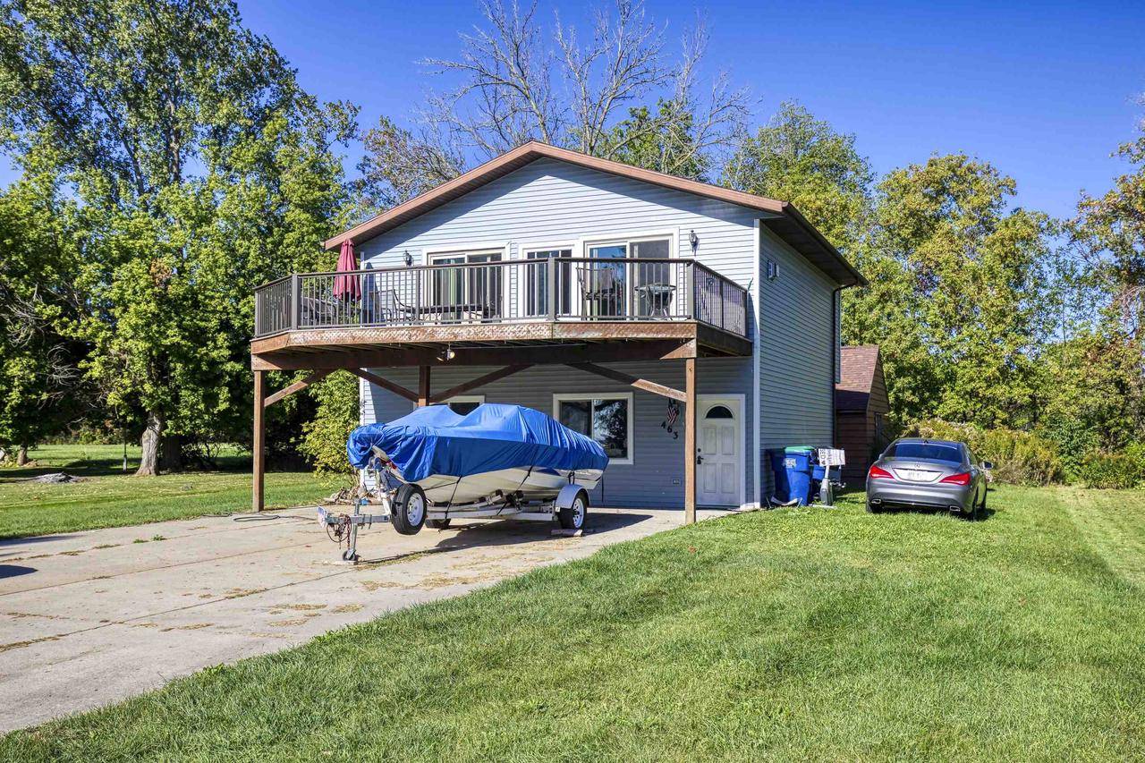 Neenah, WI 54956,463 RAINBOW BEACH ROAD