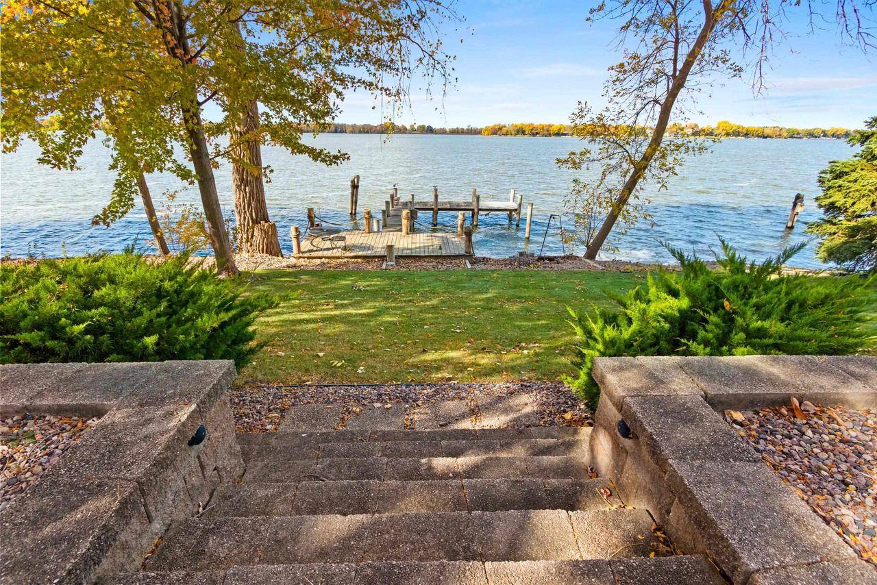 Menasha, WI 54952,1260 LAKESHORE DRIVE