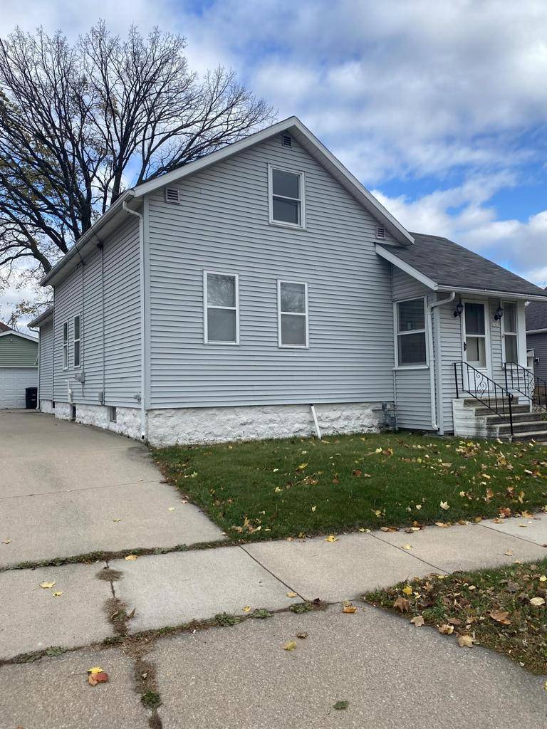 Oshkosh, WI 54901,1020 WAUGOO AVENUE