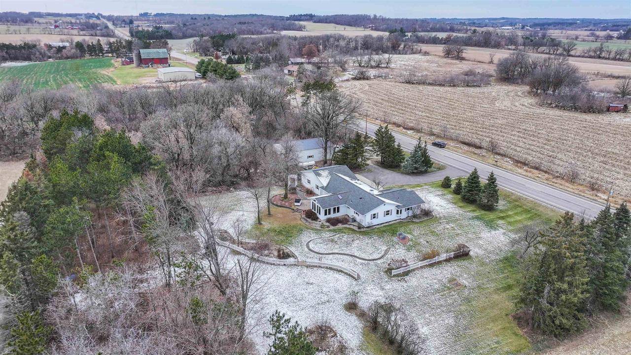 Amherst, WI 54406,8325 COUNTY ROAD B