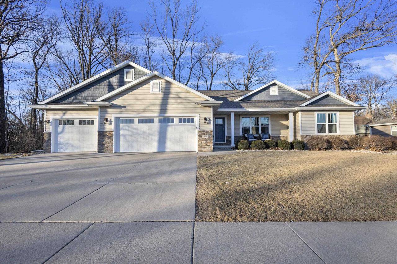 Neenah, WI 54956,331 CASTLE OAK DRIVE