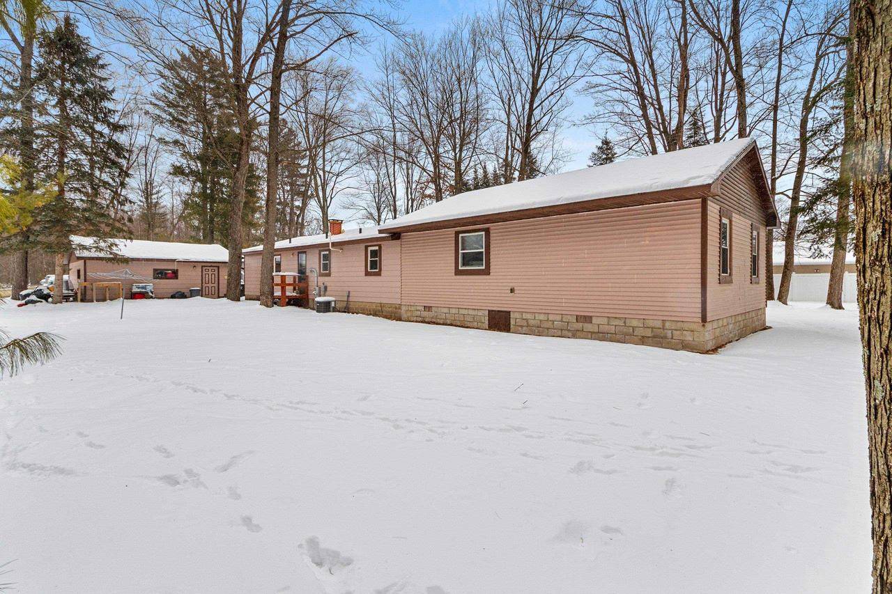 Shawano, WI 54166,N6005 LAKE DRIVE