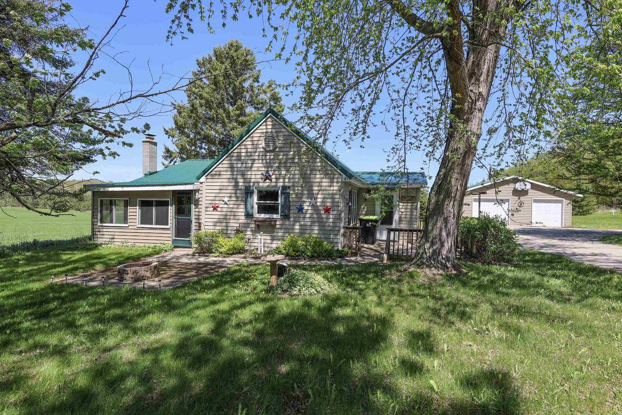 Crivitz, WI 54114,W8106 MEYER LANE