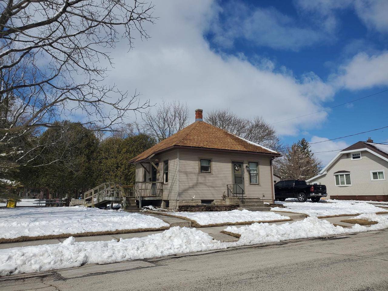 Kewaunee, WI 54216,403 2ND STREET