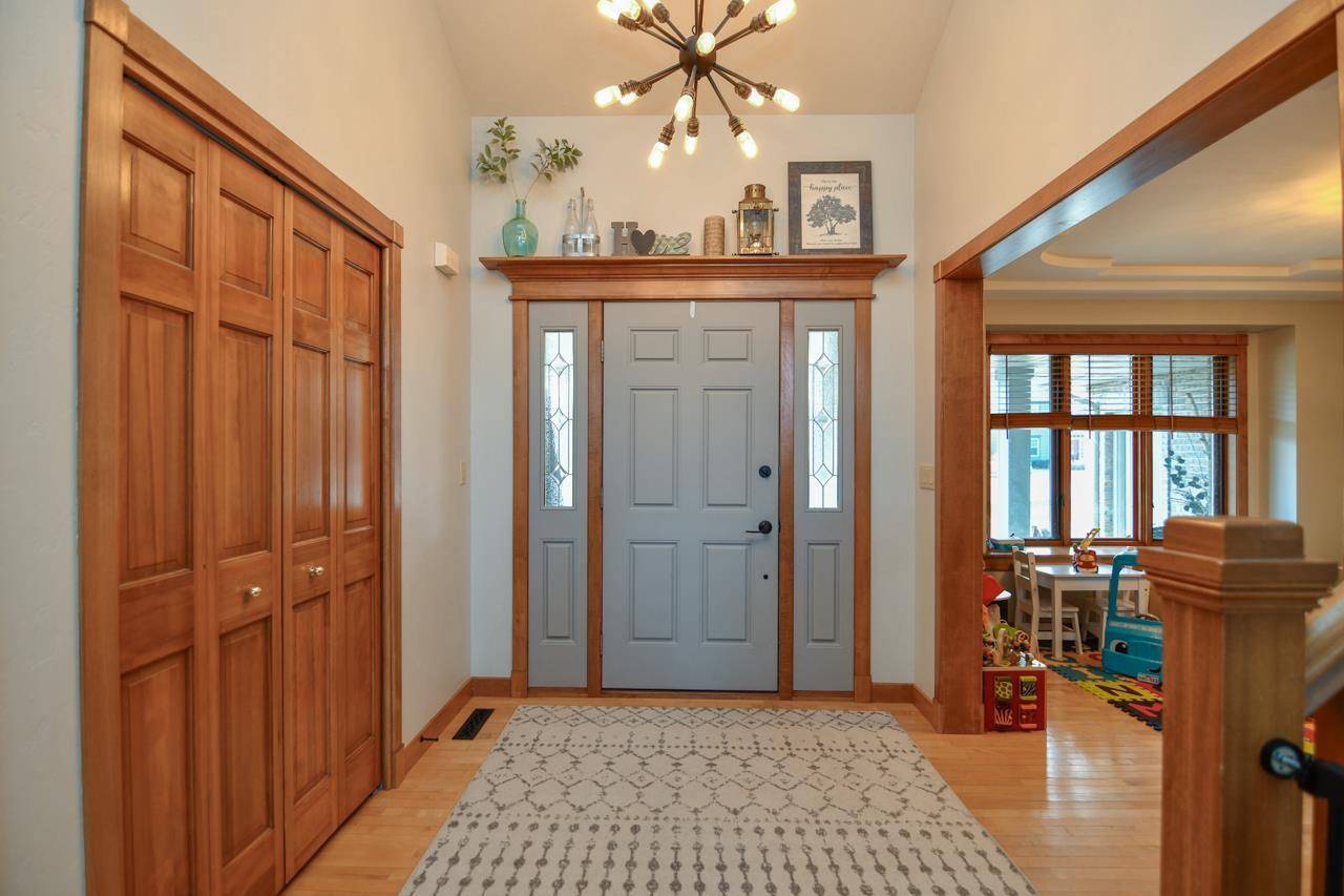 Green Bay, WI 54313,816 WINDOVER COURT
