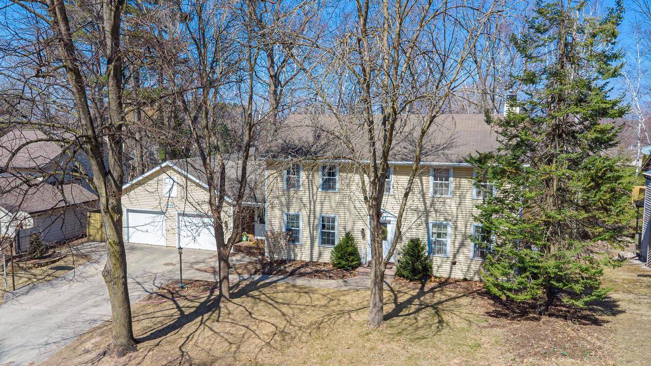 Green Bay, WI 54301,2743 CANYON BLUFF ROAD