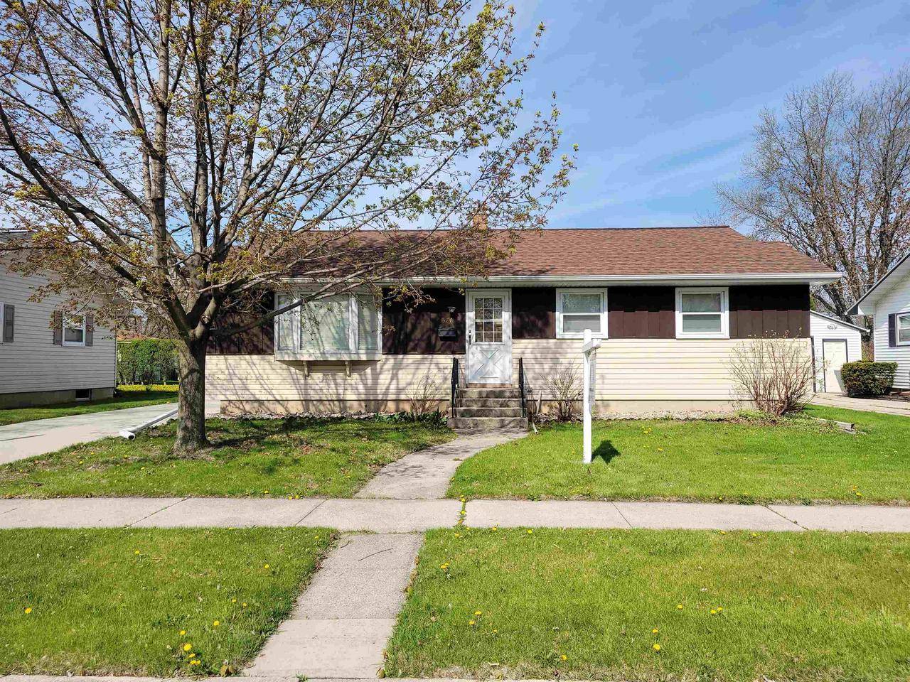 Fond Du Lac, WI 54935,374 WILSON AVENUE