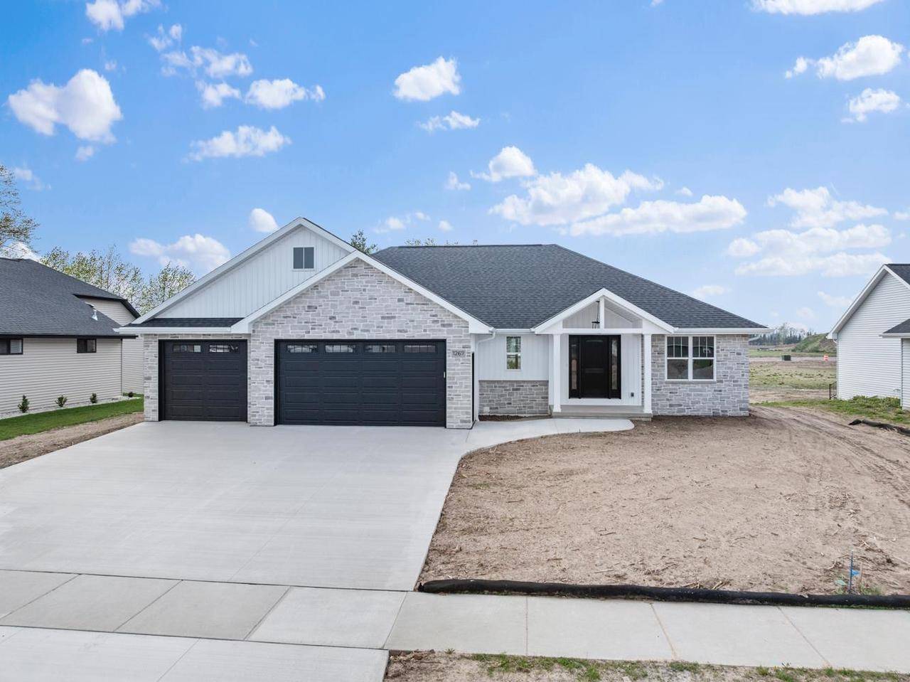 Pulaski, WI 54162,1267 ALLEN LEE WAY