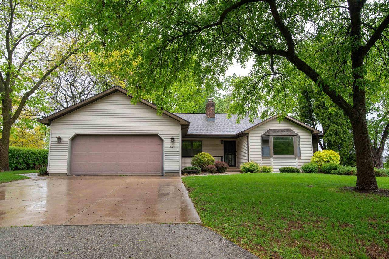 Oshkosh, WI 54904,1601 LAKE BREEZE ROAD