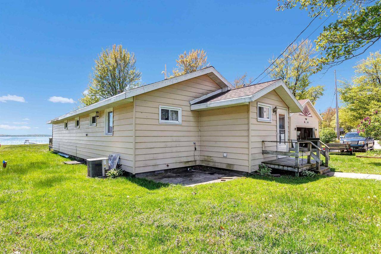 Shawano, WI 54166,W6013 LAKE DRIVE