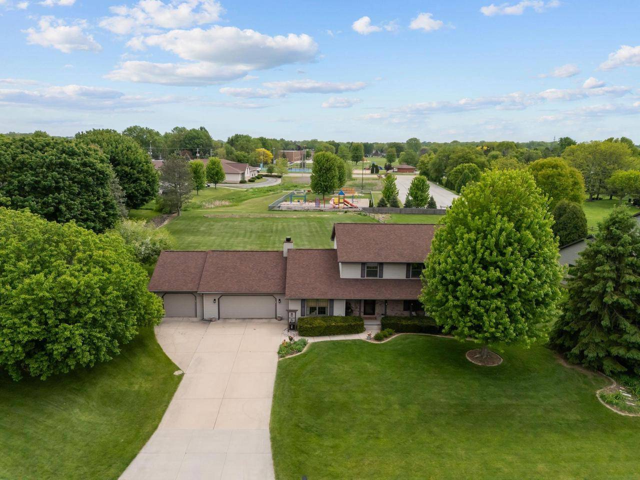 Appleton, WI 54914,3226 W TWIN WILLOW COURT