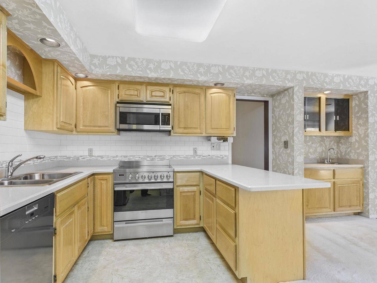 Appleton, WI 54914,1225 W NICOLET CERCLE