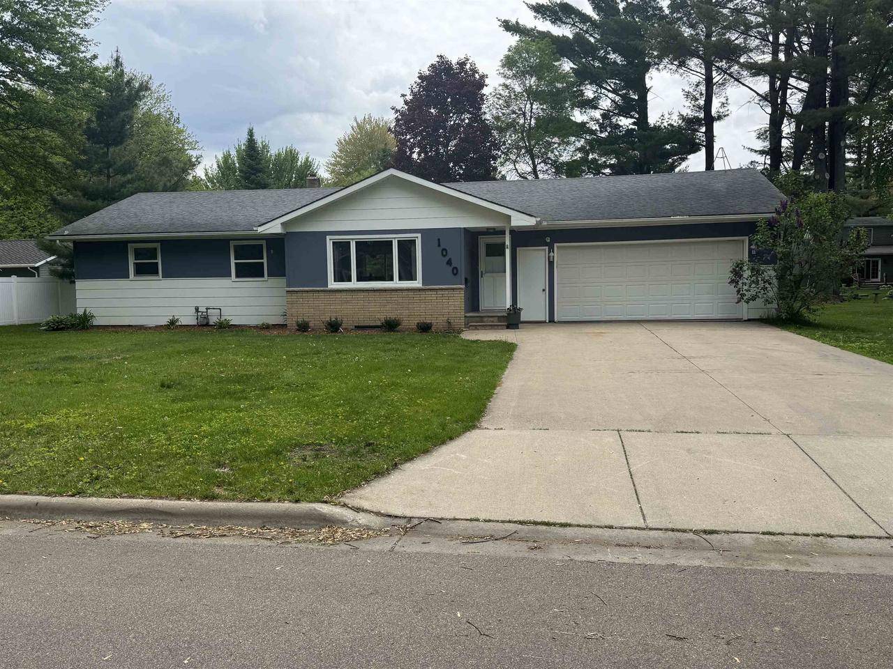 Shawano, WI 54166,1040 S PARK STREET