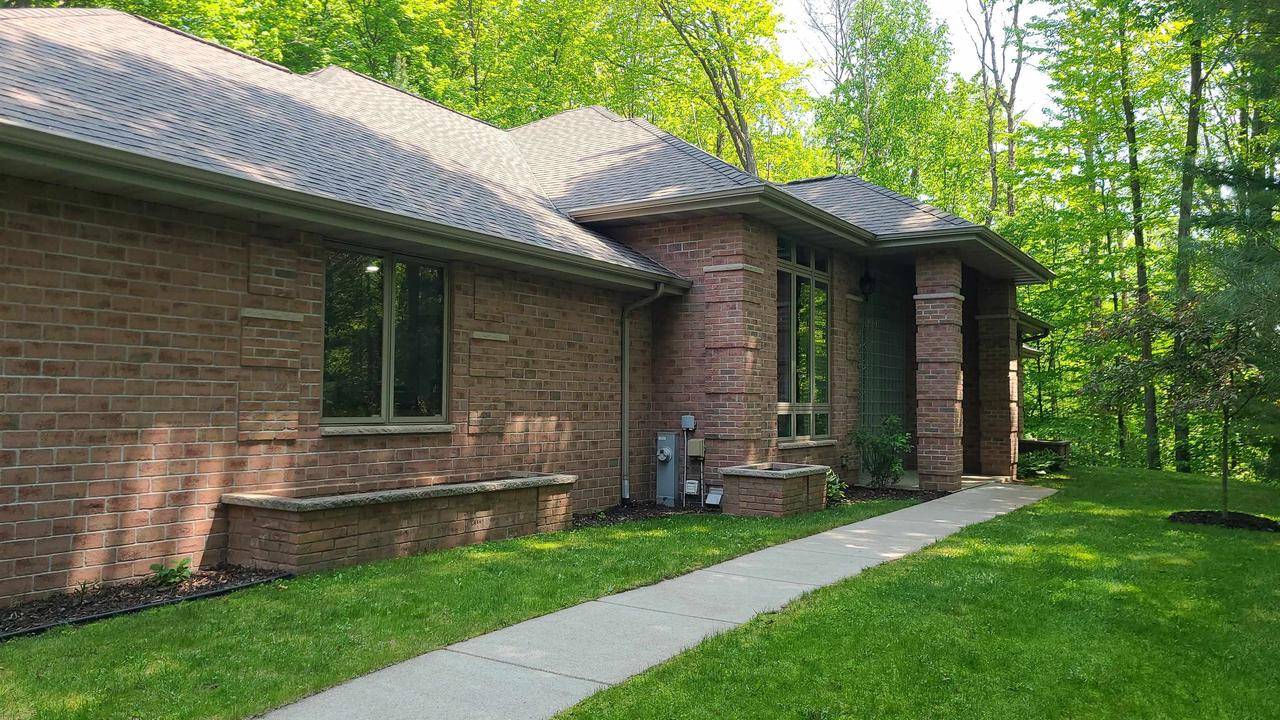 Little Suamico, WI 54141,5955 WOOD BROOK CIRCLE