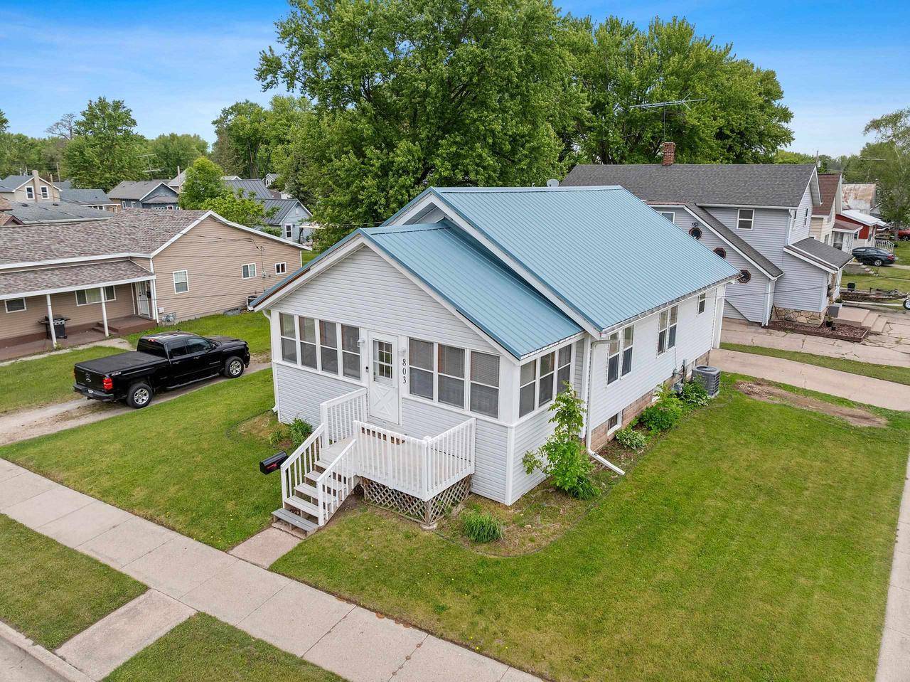 New London, WI 54961,803 W NORTH WATER STREET