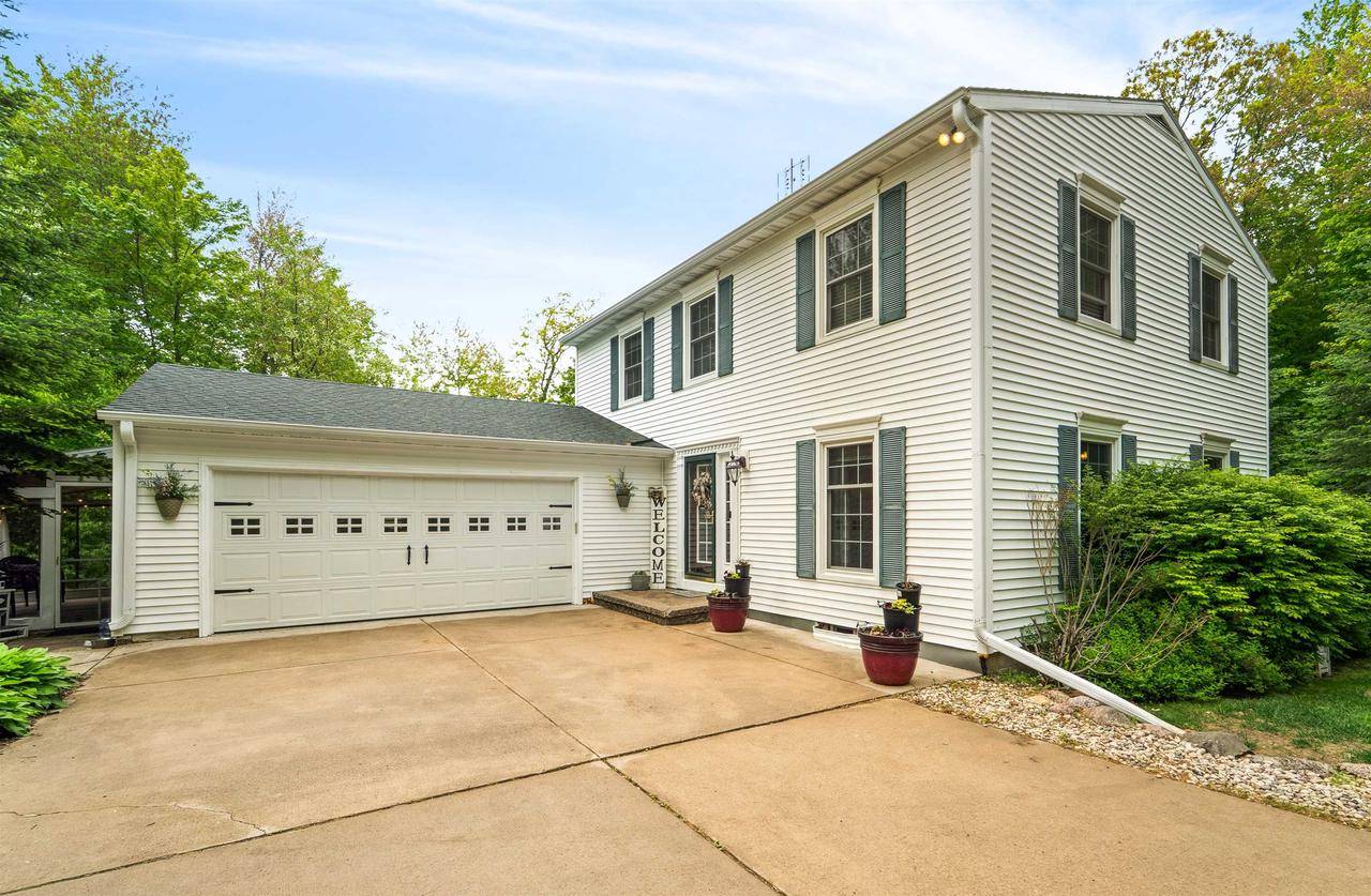 Waupaca, WI 54981,E2538 NELSON ROAD