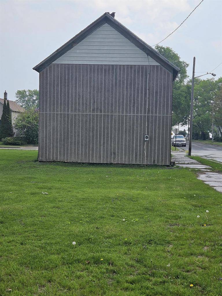 Marinette, WI 54143,205 BIRD STREET