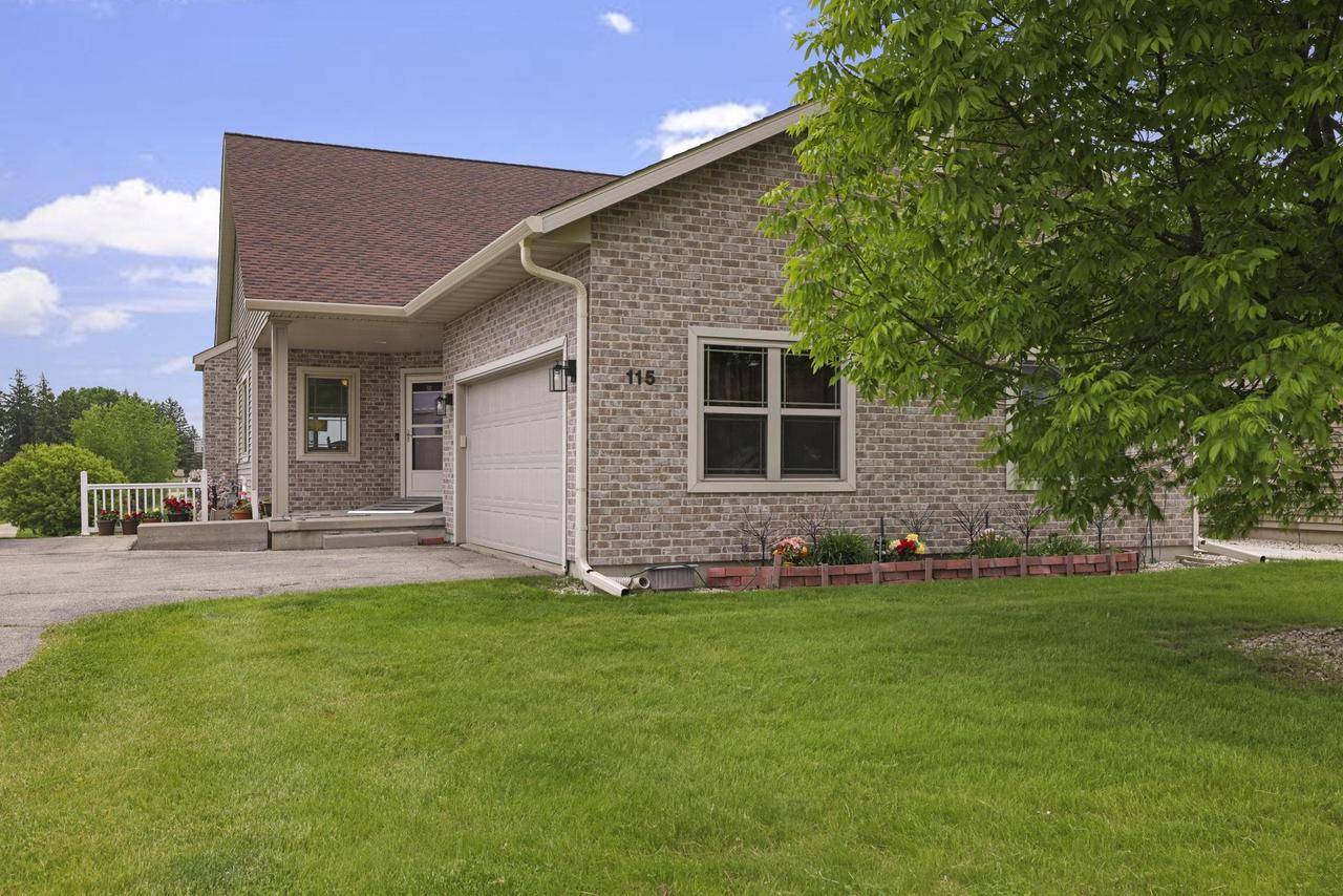 Fall River, WI 53932,115 COMMUNITY DRIVE