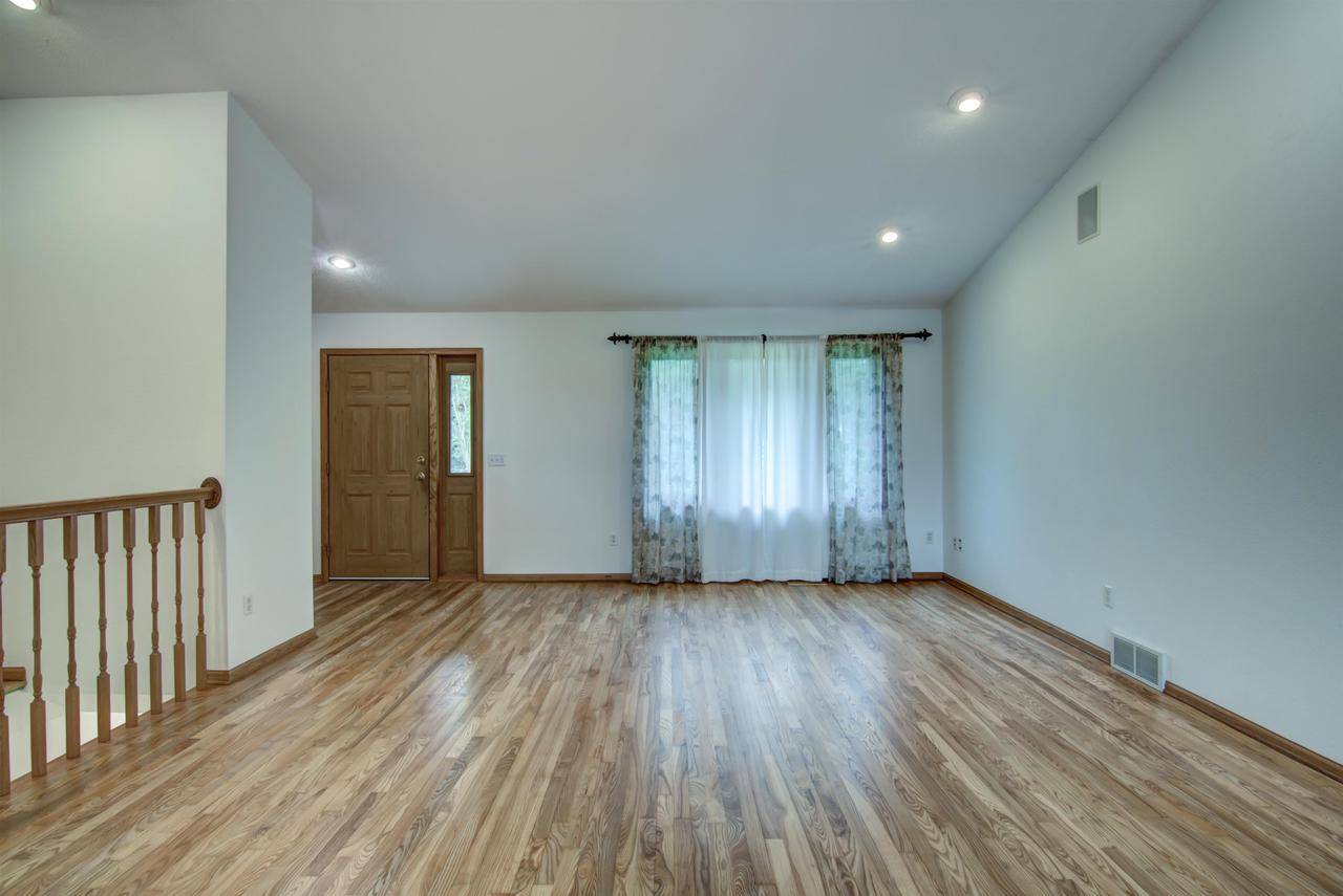 Eau Claire, WI 54703,8103 W FOLSOM STREET