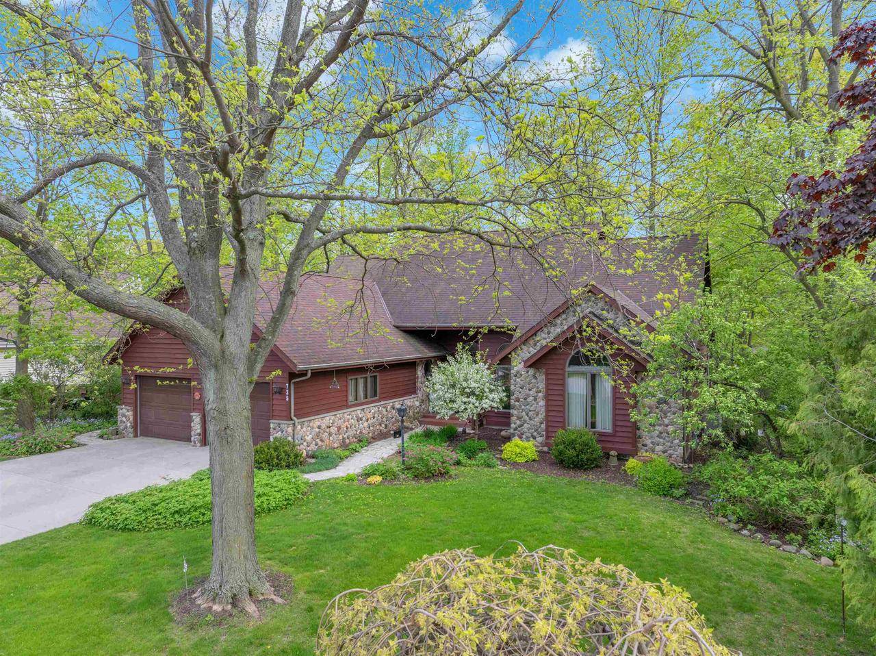 Sheboygan Falls, WI 53085,735 WESTERN AVENUE