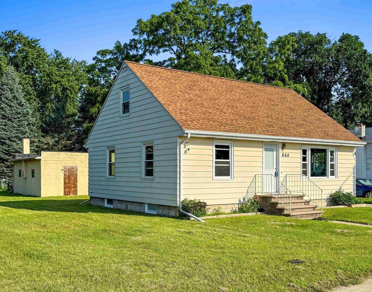 Green Bay, WI 54304,844 IRVINGTON STREET