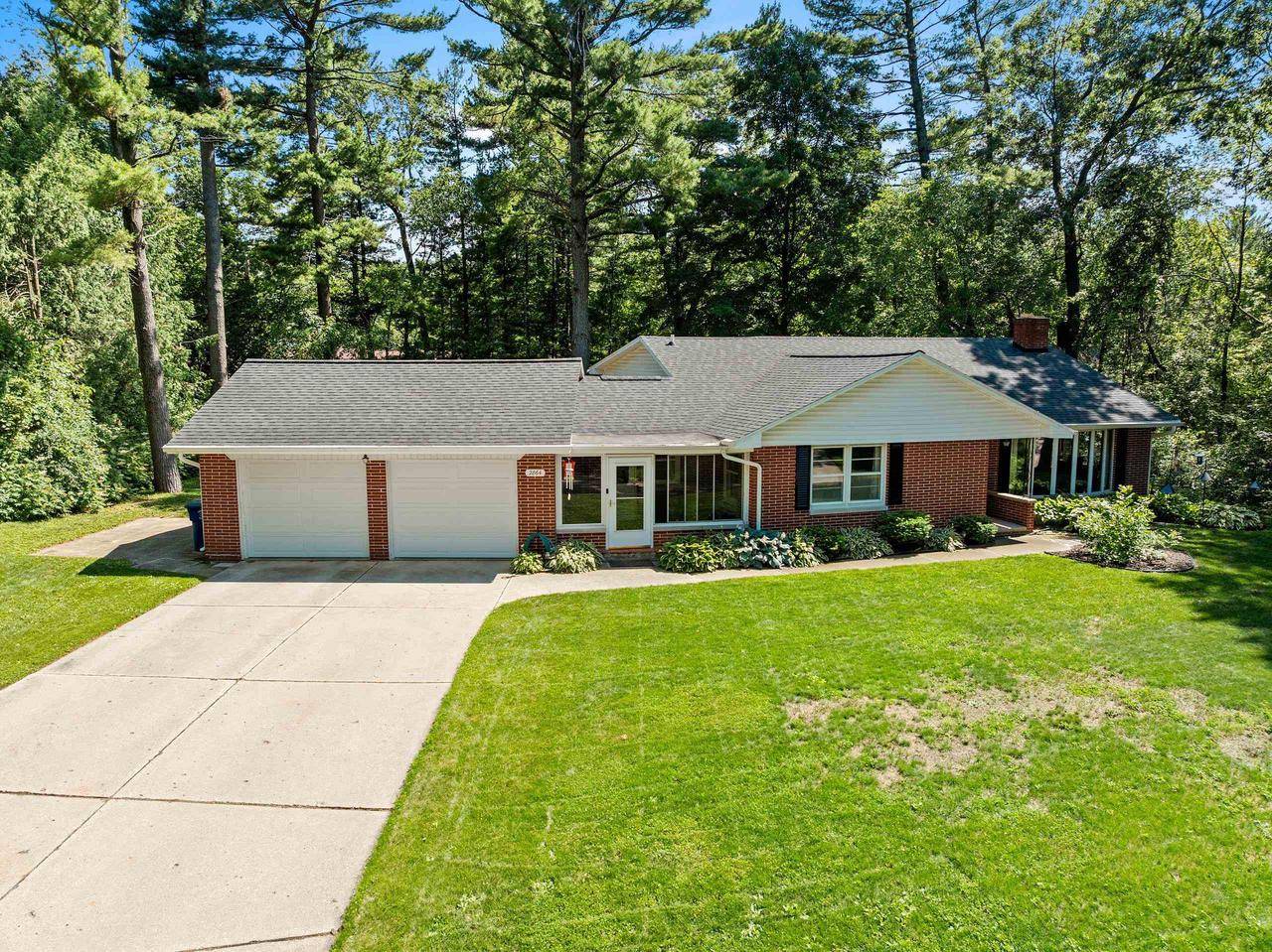 Green Bay, WI 54311,2864 ST ANN DRIVE