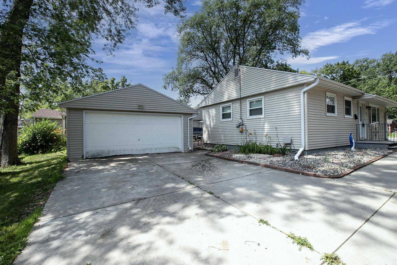Green Bay, WI 54301,502 CLOVER LANE