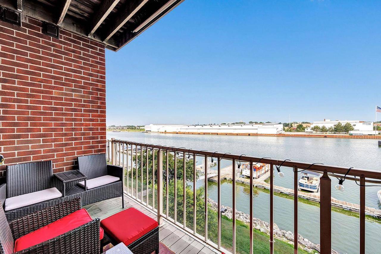 Green Bay, WI 54301,118 S WASHINGTON STREET #307B