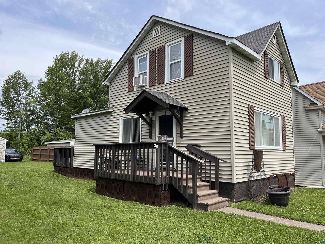 Superior, WI 54880,605 3rd Ave E