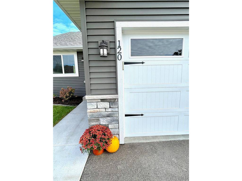 Menomonie, WI 54751,120 Fairview Court