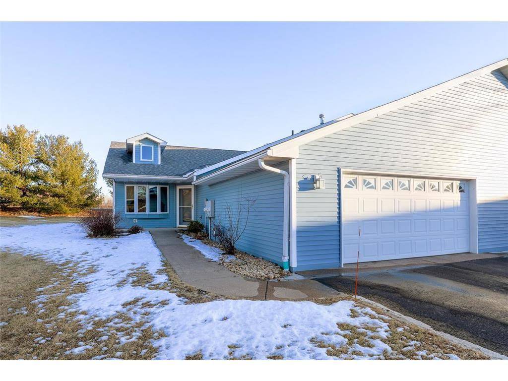 Baldwin, WI 54002,330 Meadowview Court