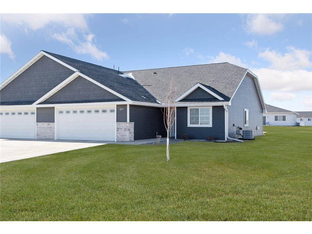 Roberts, WI 54023,619 Field Point Street