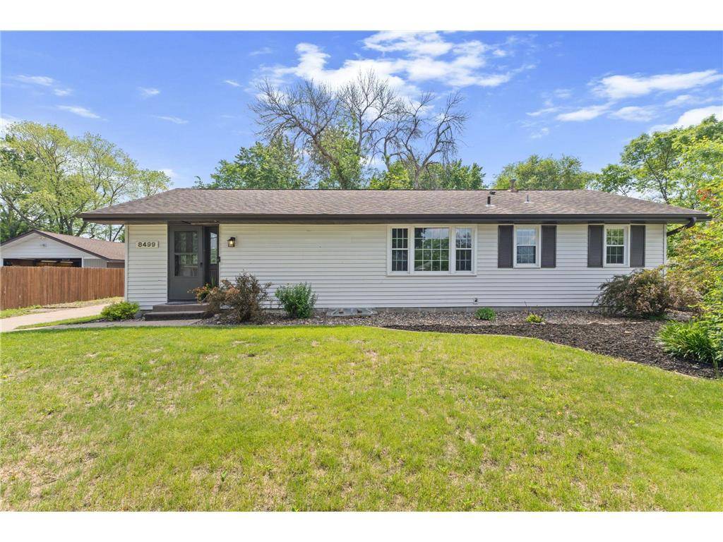 Cottage Grove, MN 55016,8499 Heron Avenue