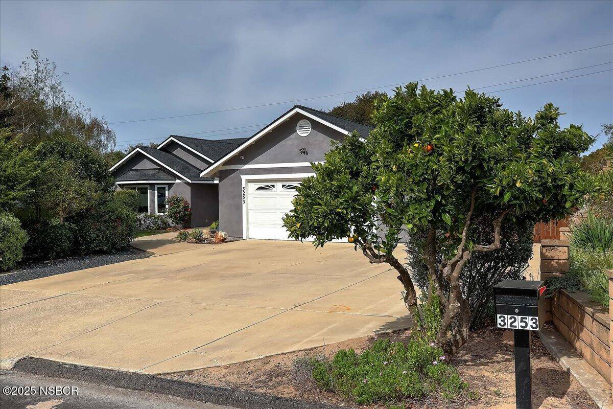 Lompoc, CA 93436,3253 Courtney Drive