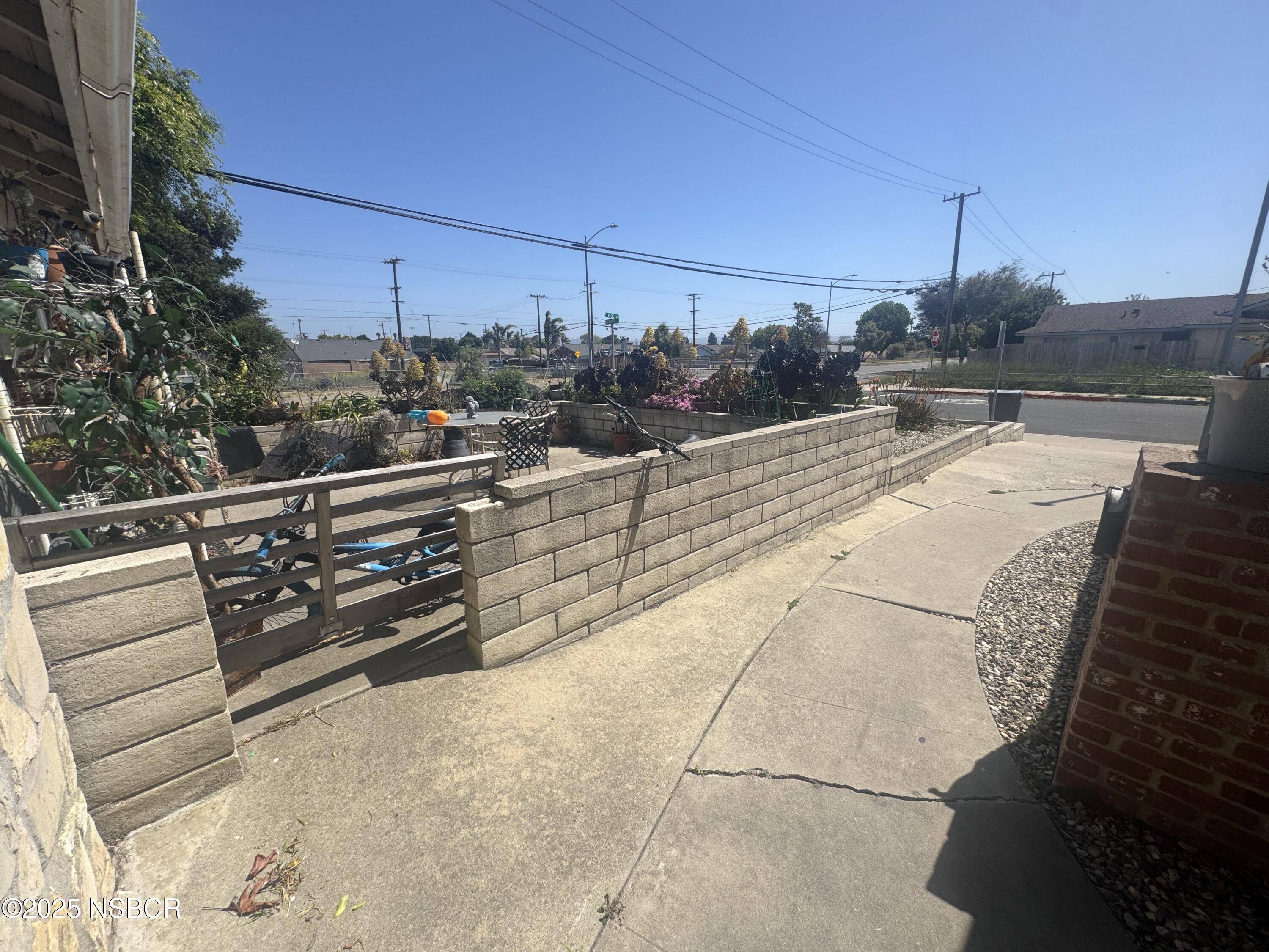 Lompoc, CA 93436,401 S R Street