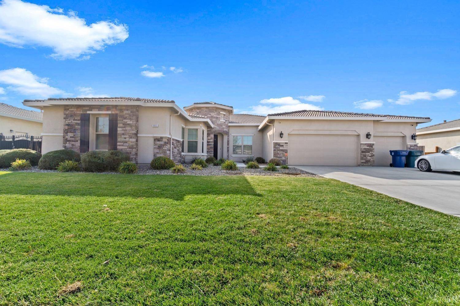 Tulare, CA 93274,3055 Emerald Bay Place