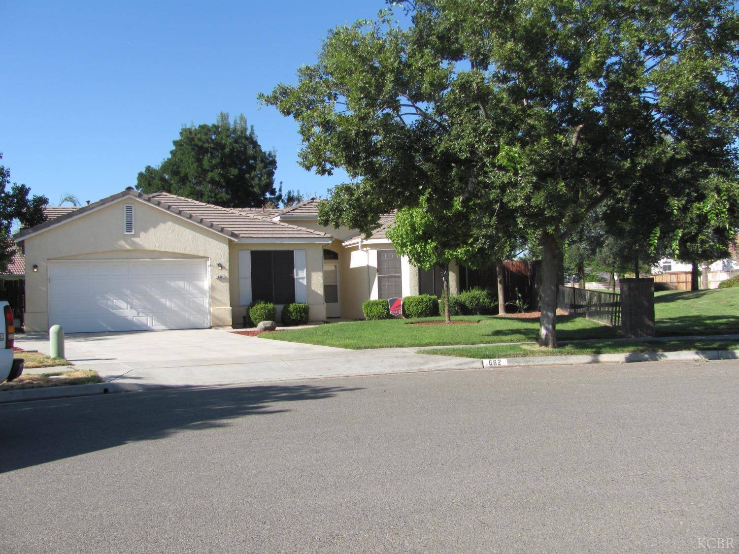 Lemoore, CA 93245,662 Woodridge Court