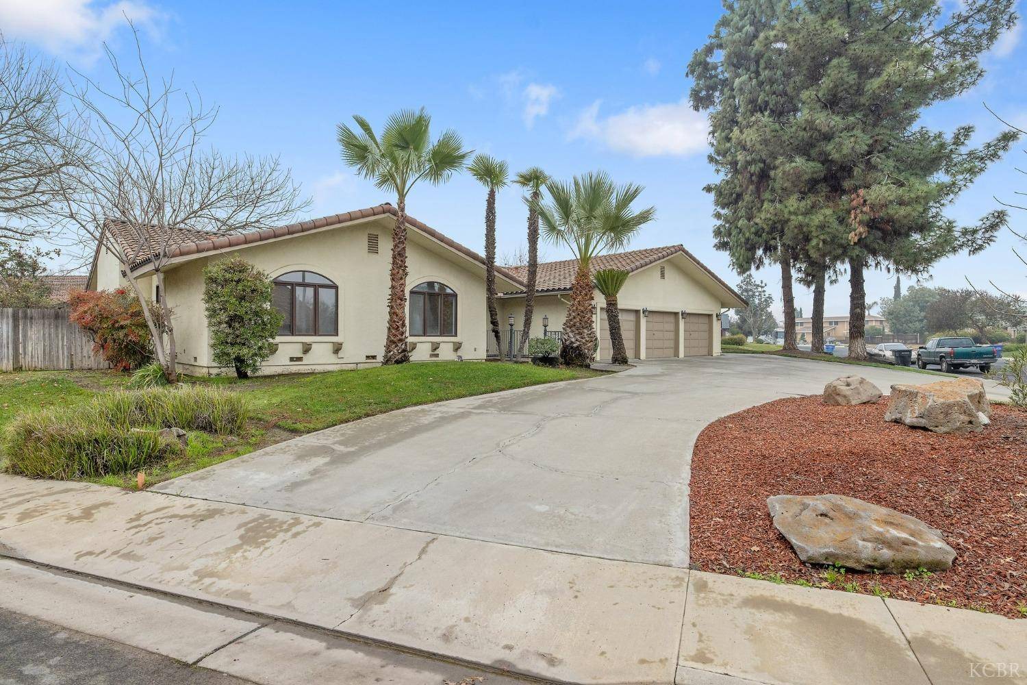 Hanford, CA 93230,2697 Sun Drive